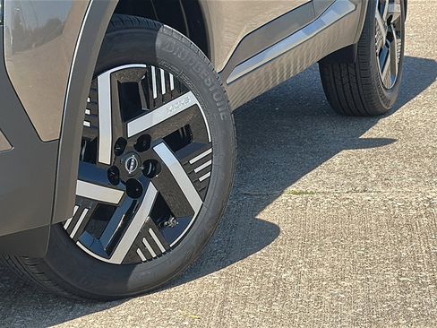 New 2026 Nissan Kicks SV w/ Charging Package image 3