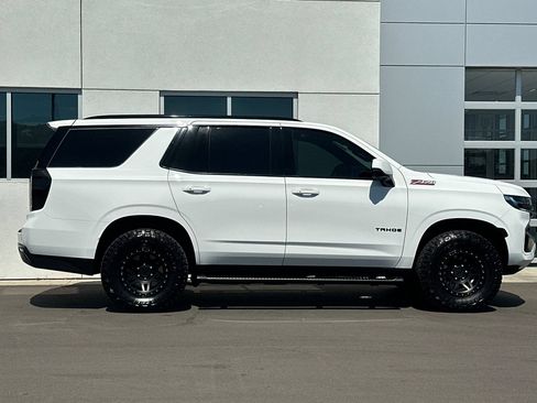 Used 2023 Chevrolet Tahoe Z71 w/ Luxury Package AWD/4WD image 3