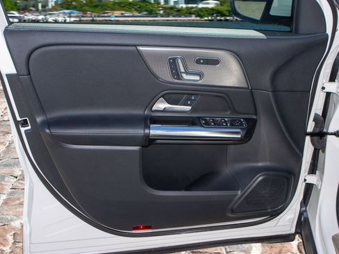 Used 2022 Mercedes-Benz GLA 250 w/ Premium Package Lite image 10