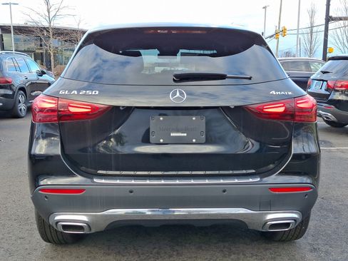 New 2025 Mercedes-Benz GLA 250 4MATIC image 5