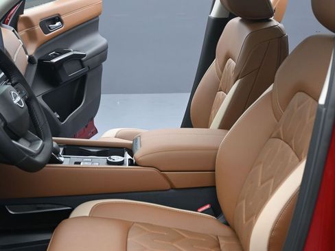New 2026 Nissan Pathfinder Platinum AWD/4WD image 17