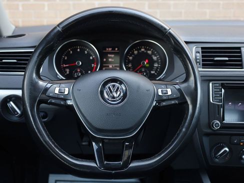 Used 2017 Volkswagen Jetta SE FWD image 29