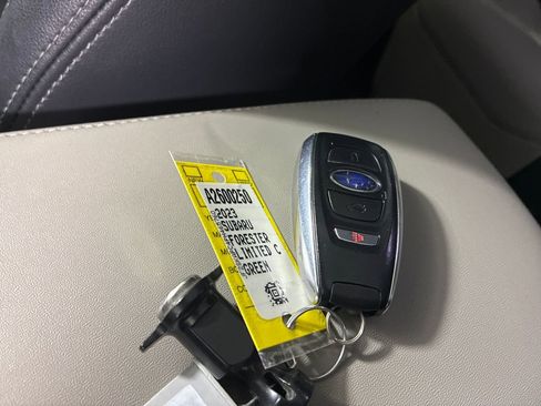 Used 2023 Subaru Forester Limited AWD/4WD image 38