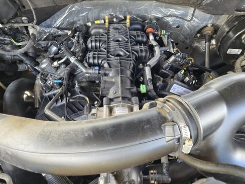 Used 2021 Ford Expedition XLT image 30