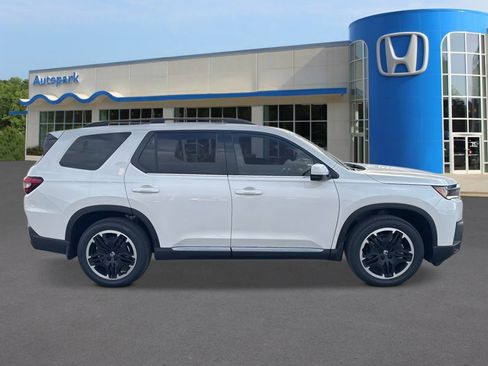 New 2026 Honda Pilot Touring image 6
