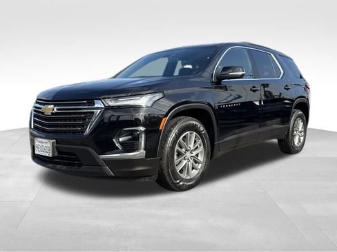 Certified 2023 Chevrolet Traverse LT image 1