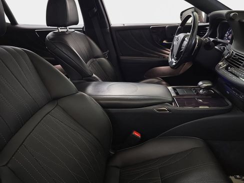 Used 2018 Lexus LS 500 w/ Interior Upgrade Package RWD image 10