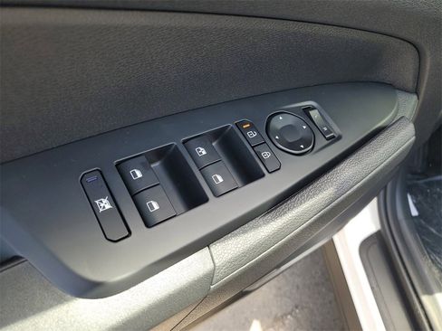 New 2026 Kia Sportage LX w/ LX Convenience Package image 9