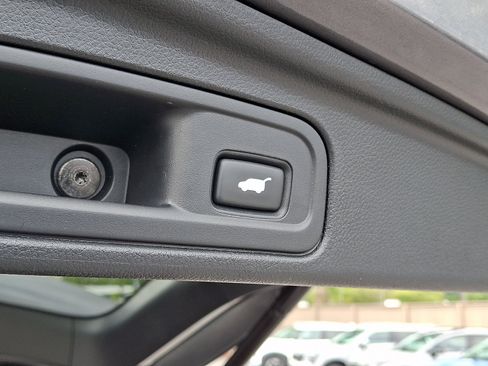 Used 2017 Honda Pilot Touring image 34