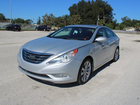 Used 2012 Hyundai Sonata SE w/ Navigation & Sunroof Pkg FWD image 1
