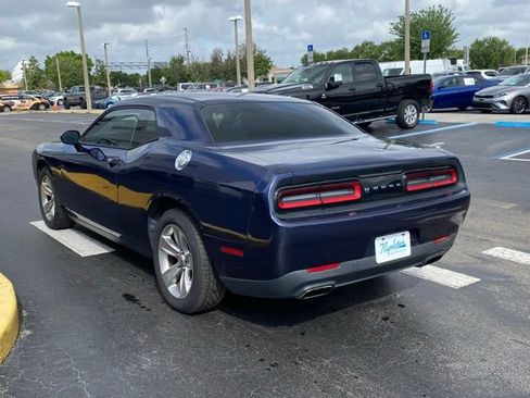 Used 2016 Dodge Challenger SXT image 7