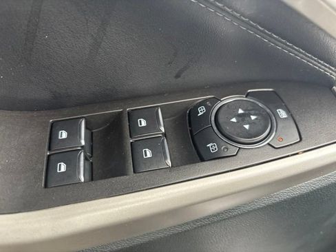 Used 2024 Ford Explorer XLT w/ Equipment Group 202A RWD image 12