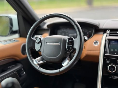 Used 2020 Land Rover Discovery HSE Luxury AWD/4WD image 13