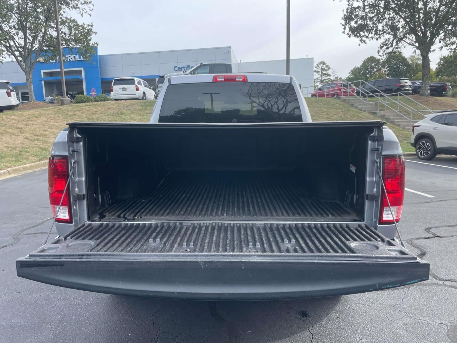 Used 2024 RAM 1500 Classic SLT AWD/4WD image 8