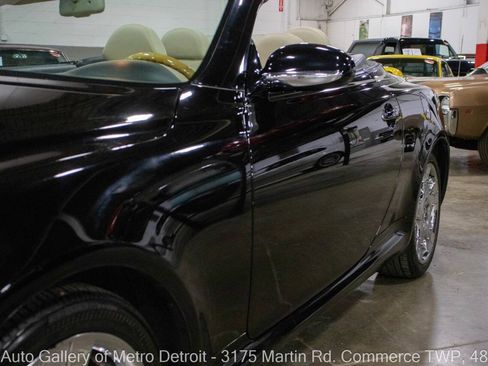Used 2004 Lexus SC 430 Convertible RWD image 22