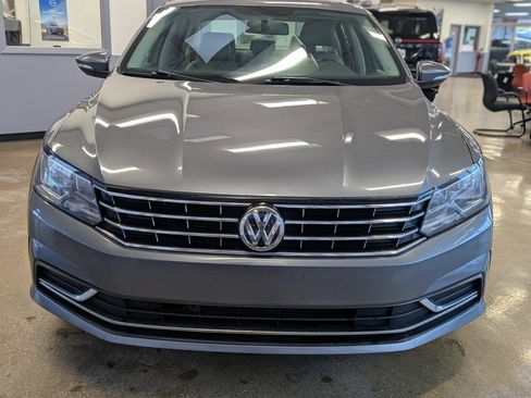 Used 2016 Volkswagen Passat 1.8T SE image 2