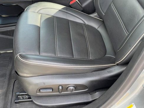 Used 2023 GMC Acadia Denali w/ Denali Ultimate Package image 27