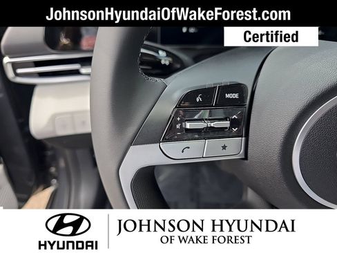 Used 2025 Hyundai Elantra Limited FWD image 24
