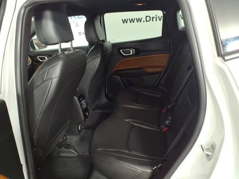 Used 2025 Jeep Compass Limited AWD/4WD image 9