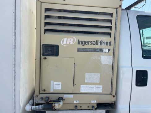 Used 2001 Ford F550 4x4 Regular Cab Super Duty image 46