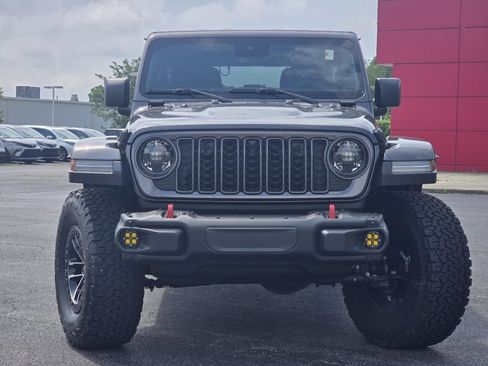 Used 2025 Jeep Wrangler Unlimited Rubicon AWD/4WD image 12