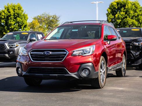 Used 2018 Subaru Outback 2.5i Limited AWD/4WD image 3