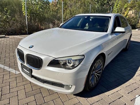 Used 2012 BMW 740Li image 4