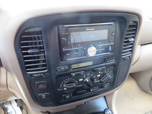 Used 2000 Toyota Land Cruiser AWD/4WD image 26