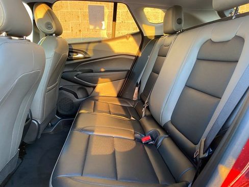 Used 2024 Chevrolet Trax ACTIV w/ Sunroof Package image 12