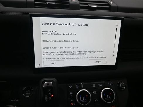 Used 2024 Land Rover Defender 130 X-Dynamic SE AWD/4WD image 13