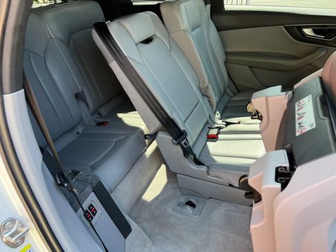 Used 2018 Audi Q7 3.0T Premium Plus w/ Premium Plus Package AWD/4WD image 17