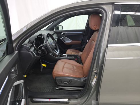 Used 2022 Audi Q3 2.0T Premium Plus w/ Premium Plus Package image 3