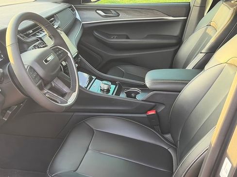 New 2025 Jeep Grand Cherokee L Limited w/ Black Appearance Package RWD image 17