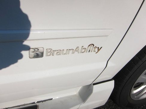 Used 2017 Dodge Grand Caravan SE w/ Power Window Group FWD image 20