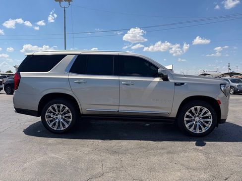 Used 2023 GMC Yukon Denali w/ Denali Reserve Package AWD/4WD image 4