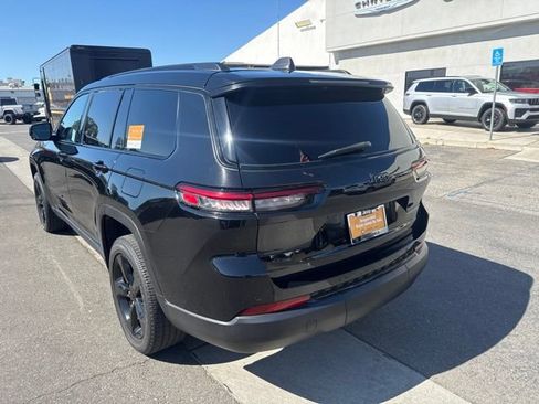 Certified 2023 Jeep Grand Cherokee L Altitude AWD/4WD image 3