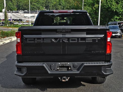 Used 2022 Chevrolet Silverado 1500 Custom w/ Rally Edition AWD/4WD image 7