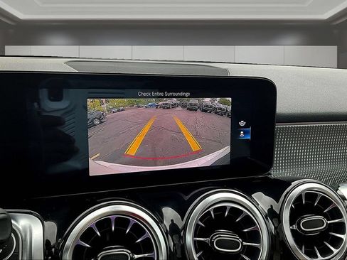 Used 2022 Mercedes-Benz GLB 250 4MATIC image 14