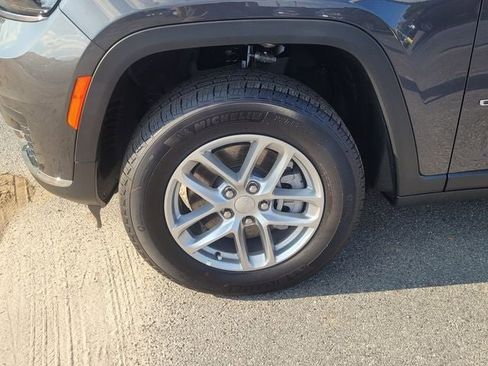 New 2025 Jeep Grand Cherokee L Laredo w/ Luxury Tech Group I image 9