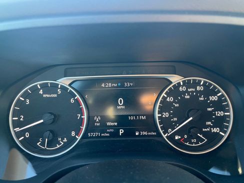 Used 2023 Nissan Rogue SV image 14