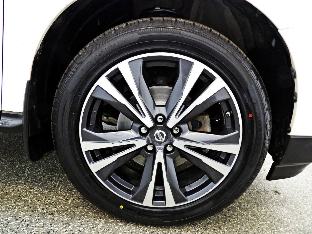 Used 2017 Nissan Pathfinder Platinum AWD/4WD image 25