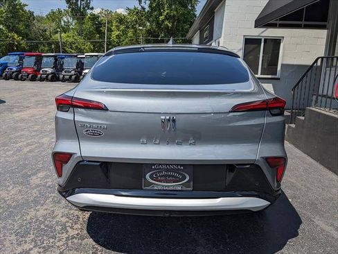 Used 2025 Buick Envista Sport Touring w/ Convenience I Package FWD image 4