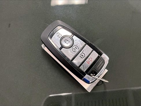 Used 2022 Lincoln Aviator Standard w/ Premium Package image 9