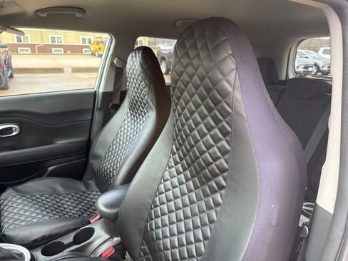 Used 2016 Kia Soul image 11