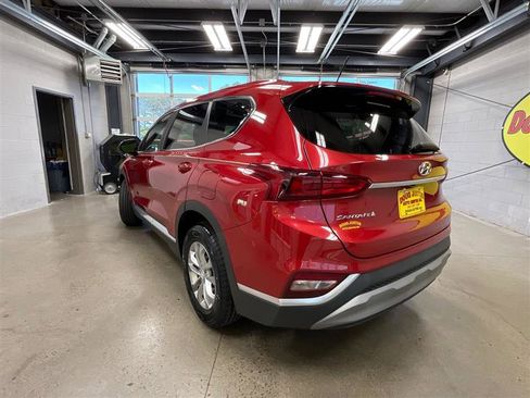 Used 2020 Hyundai Santa Fe SE image 3