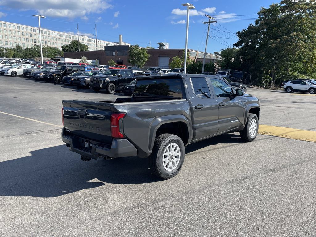 Certified 2025 Toyota Tacoma SR5 AWD/4WD image 8