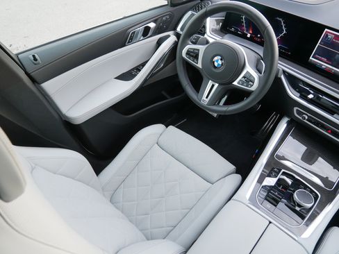 Certified 2025 BMW X6 M60i w/ Parking Assistance Package image 9