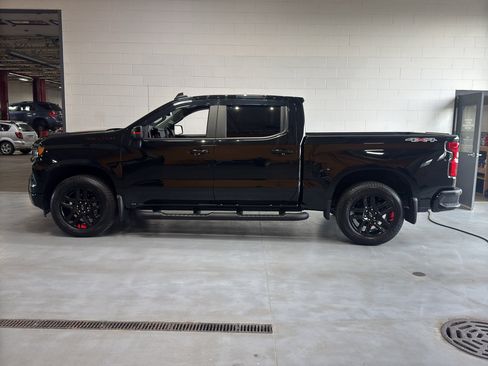 Used 2025 Chevrolet Silverado 1500 RST w/ Redline Edition AWD/4WD image 2