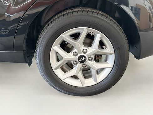 Used 2020 Kia Soul S FWD image 29
