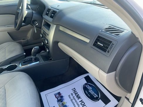 Used 2010 Ford Fusion SE image 26
